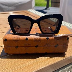 MCM sunglass